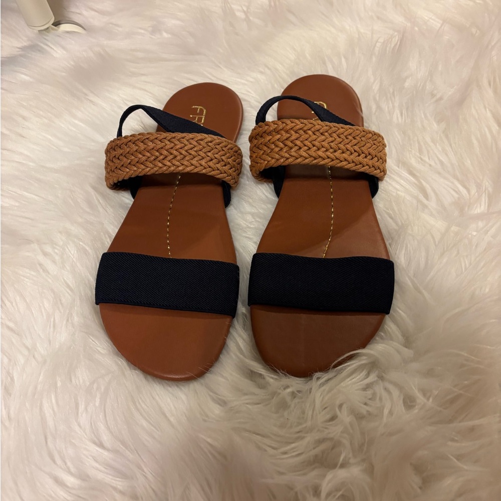 Women’s sandals